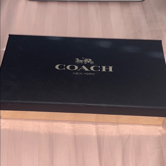 Coach walket - Picture 7 of 7